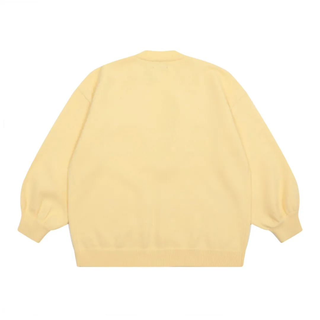 P220 Top quality" Style number: DS016# [Ralph Lauren V-neck solid color pony embroidered logo wool velvet knitted shawl cardigan] ✅Ralph Lauren Lazy‌oversize style basic classic versatile ten-color shawl cardigan ✅Main supplier platform live broadcast Wholesale entities Out of stock will be replenished Not off the shelf ✅ZP quality 1:1 version Can scan the code to enter the GF website Counter quality ✅Details and quality are the only one in Guangzhou. Light luxury wool. Focus on high-end. Cost-effective. Needless to say good quality. ✅Restore the original version. Can wear 190 pounds. Loose, comfortable and stress-free. ✅Loose upper body, oversize and lazy style. Must-have style for goddess ootd. ✅Good-looking clothes are never picky. Recommended for goddess wardrobe. Taro Purple, Light Khaki, Chinese Red, Anchor Red